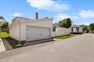 319 W Franklin St, Portage, WI 53901 - Photo 47
