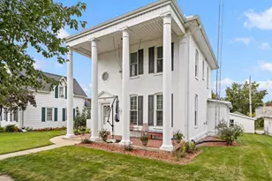 319 W Franklin St, Portage, WI 53901 - Photo 1