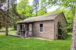 1087 E Hiawatha Dr, Lake Delton, WI 53965 - Photo 1
