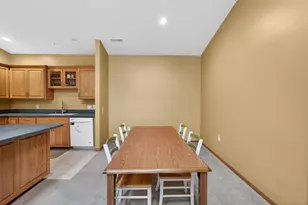 6802 Raymond Rd, Madison, WI 53719 - Photo 5