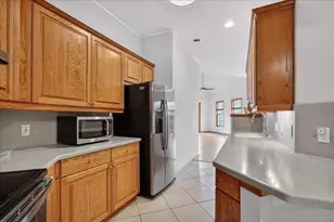 5418 Old Middleton Rd, Madison, WI 53705 - Photo 9