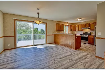 6413 Dylyn Drive, Madison, WI 53719 - Photo 9