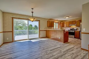 6413 Dylyn Dr, Madison, WI 53719 - Photo 9