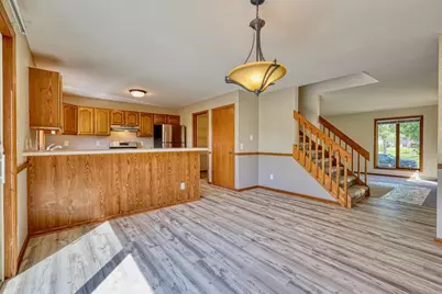 6413 Dylyn Drive, Madison, WI 53719 - Photo 11
