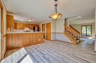 6413 Dylyn Dr, Madison, WI 53719 - Photo 11