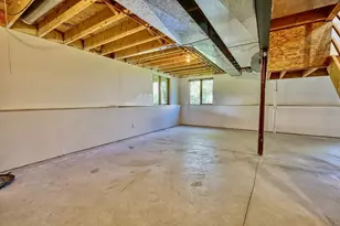 6413 Dylyn Dr, Madison, WI 53719 - Photo 31