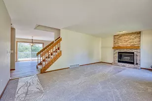 6413 Dylyn Dr, Madison, WI 53719 - Photo 7