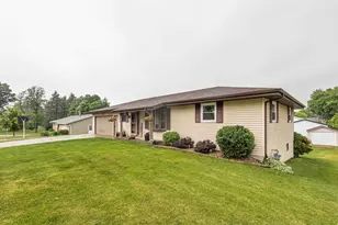 811 S Madison St, Cuba City,  53807 - Photo 33