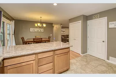 811 S Madison Street, Cuba City,  53807 - Photo 9