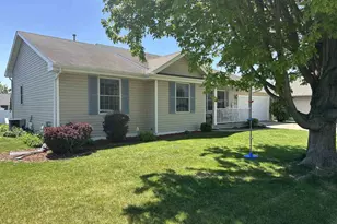 3718 Labrador Dr, Janesville, WI 53546 - Photo 3