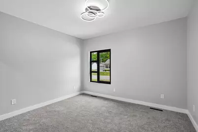 386 Oakbrook Drive, Wisconsin Dells, WI 53965 - Photo 25