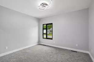 386 Oakbrook Dr, Wisconsin Dells, WI 53965 - Photo 25