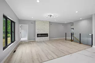 386 Oakbrook Dr, Wisconsin Dells, WI 53965 - Photo 15