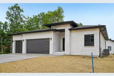 386 Oakbrook Drive, Wisconsin Dells, WI 53965 - Photo 5