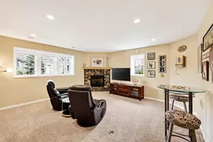 7242 Lily Ln, Middleton, WI 53562 - Photo 13