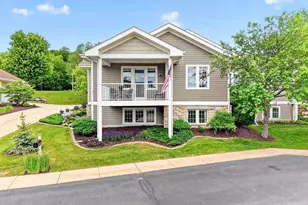7242 Lily Ln, Middleton, WI 53562 - Photo 17