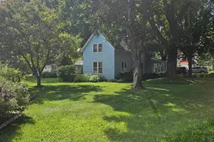 224 N Madison St, Coloma, WI 54930 - Photo 3