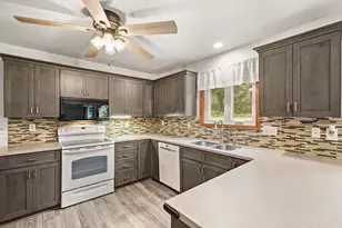 3702 Spring Hill Ct, Middleton, WI 53562 - Photo 11