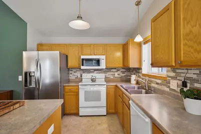 909 Tony Drive, Madison, WI 53704 - Photo 7
