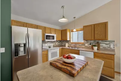 909 Tony Drive, Madison, WI 53704 - Photo 9