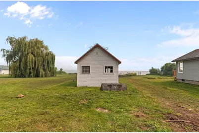138 E Front Street, Marquette, WI 53947 - Photo 33