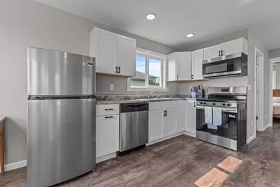 138 E Front Street, Marquette, WI 53947 - Photo 11
