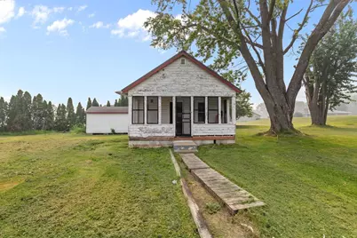 138 E Front Street, Marquette, WI 53947 - Photo 29