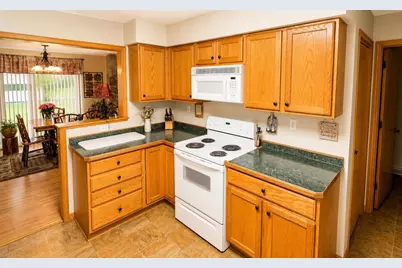 1352 Windsor Circle, Watertown, WI 53098 - Photo 13