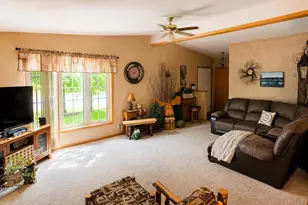 1352 Windsor Cir, Watertown, WI 53098 - Photo 9