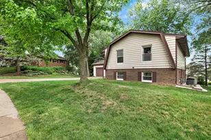 3906 Rolling Hill Dr, Middleton, WI 53562 - Photo 3