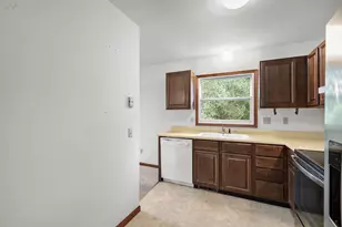 3906 Rolling Hill Dr, Middleton, WI 53562 - Photo 19