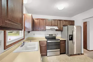 3906 Rolling Hill Dr, Middleton, WI 53562 - Photo 17