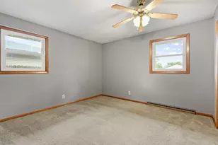 1520 N Pontiac Dr, Janesville, WI 53545 - Photo 27