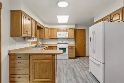 1520 N Pontiac Drive, Janesville, WI 53545 - Photo 9