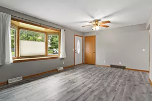 1520 N Pontiac Dr, Janesville, WI 53545 - Photo 3