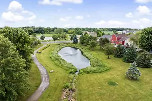 4626 Secret Garden Dr, Mcfarland, WI 53558 - Photo 3
