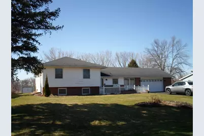 W8889 Gossfeld Lane, Beaver Dam, WI 53916 - Photo 5