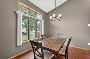 467 Sherbrooke Dr, Sun Prairie, WI 53590 - Photo 7