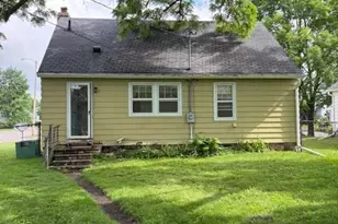 402 9th St, Baraboo, WI 53913 - Photo 5