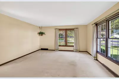 5 Parklawn Place, Madison, WI 53705 - Photo 9