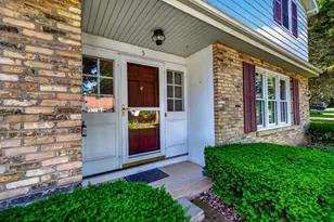 5 Parklawn Pl, Madison, WI 53705 - Photo 5
