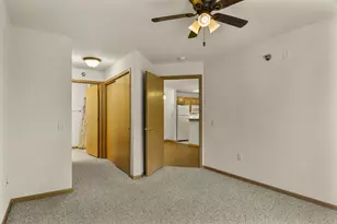 6801 Parkside Cir, Windsor, WI 53532 - Photo 23