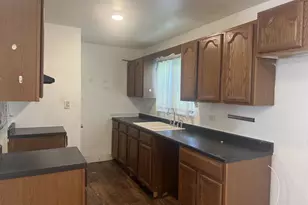 1402 Henry Ave, Beloit, WI 53511 - Photo 7