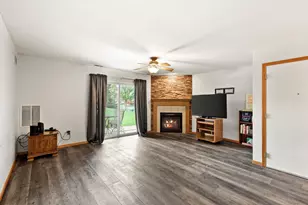 214 Douglas Dr, Brooklyn, WI 53521 - Photo 5