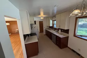 2913 Harriman Ln, Madison, WI 53713 - Photo 3