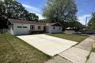 2913 Harriman Ln, Madison, WI 53713 - Photo 3