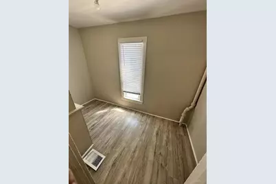 423-425 Center Avenue, Janesville, WI 53548 - Photo 17