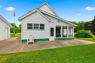 106 S 7th St, Avoca, WI 53506 - Photo 9