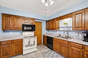 3108 Creekview Dr, Middleton, WI 53562 - Photo 13