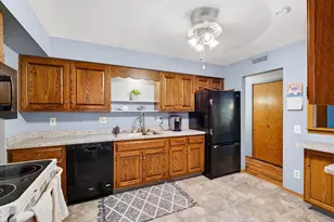 3108 Creekview Dr, Middleton, WI 53562 - Photo 15